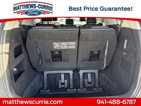 Used 2025 Kia Carnival FWD image 14