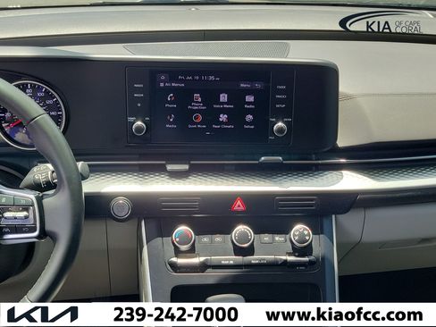 Used 2024 Kia Carnival LX FWD image 18