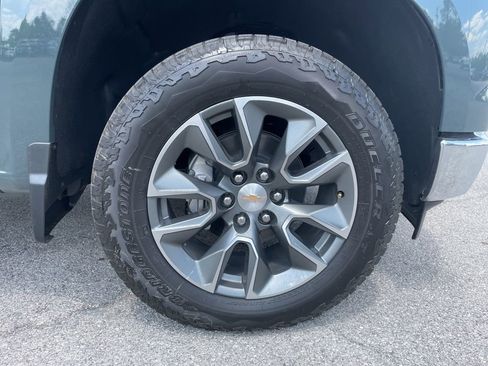 Used 2025 Chevrolet Silverado 1500 LT AWD/4WD image 17