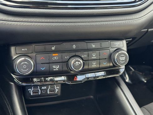 Used 2022 Dodge Durango GT RWD image 14