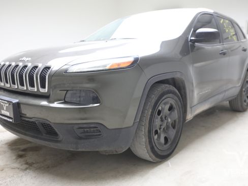 Used 2015 Jeep Cherokee Sport FWD image 1
