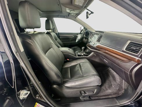 Used 2016 Toyota Highlander Limited FWD image 35
