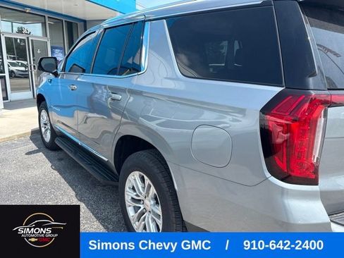 Used 2023 GMC Yukon SLT w/ SLT Luxury Package AWD/4WD image 3