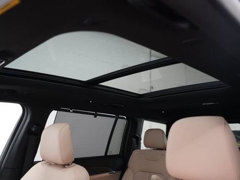 New 2025 Jeep Grand Cherokee L Limited w/ Luxury Tech Group II image 32