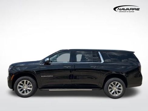 New 2025 Chevrolet Suburban Premier image 8