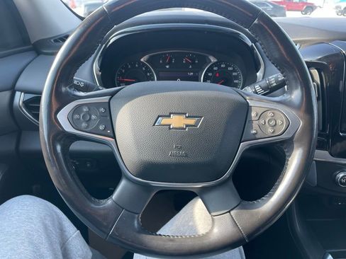 Used 2021 Chevrolet Traverse LT image 14