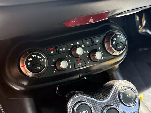 Used 2014 Ferrari California RWD image 19