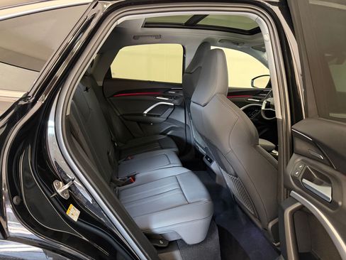 Certified 2025 Audi Q5 Premium Plus w/ Premium Plus AWD/4WD image 32
