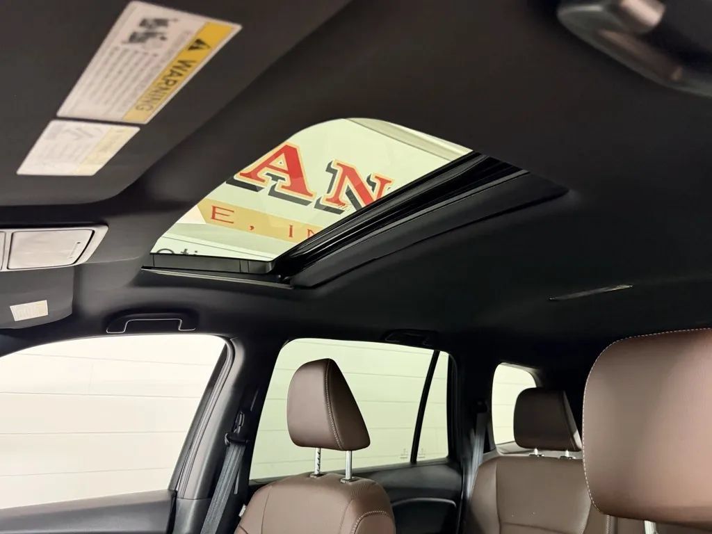 Used 2025 Honda Passport EX-L image 15