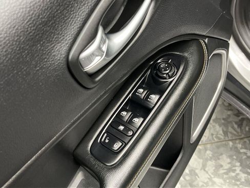 Used 2020 Jeep Compass Latitude w/ Cold Weather Group AWD/4WD image 7