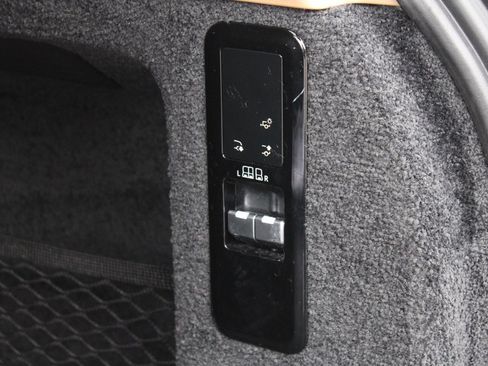 Used 2023 Land Rover Range Rover SE image 34