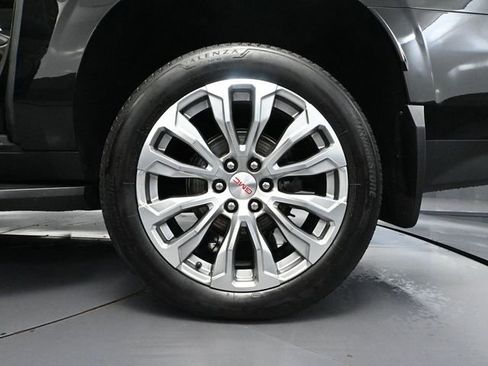 Used 2024 GMC Yukon XL Denali w/ Advanced Technology Package image 13