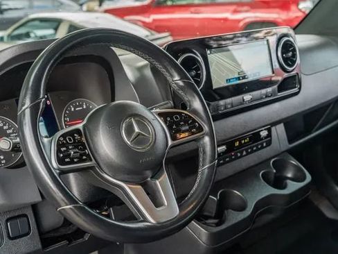 Used 2022 Mercedes-Benz Sprinter 2500 image 16