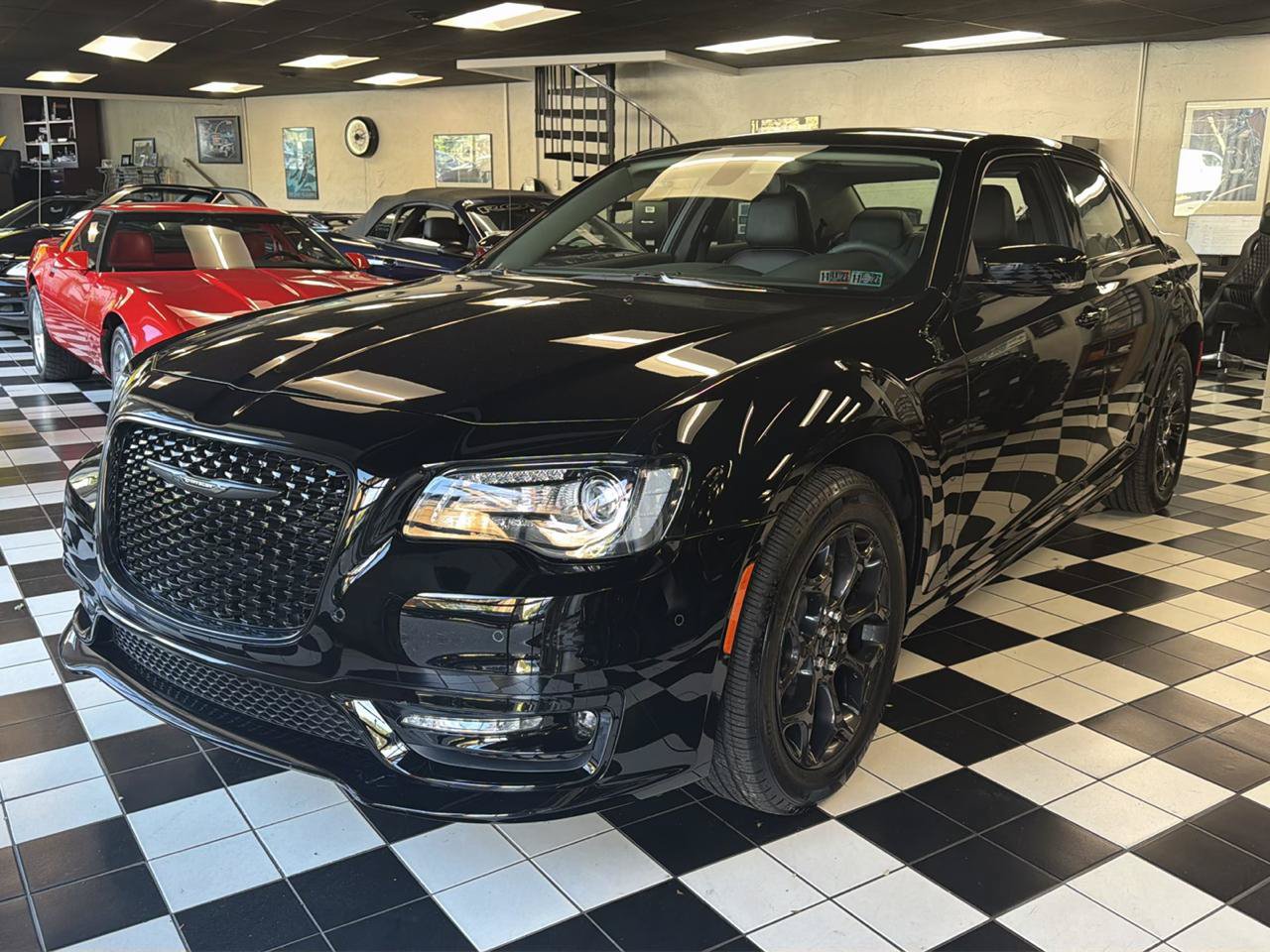 Used 2023 Chrysler 300 Touring L w/ Popular Equipment Group AWD/4WD image 1