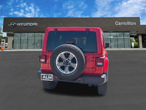 Used 2022 Jeep Wrangler Unlimited Sahara w/ Cold Weather Group AWD/4WD image 6