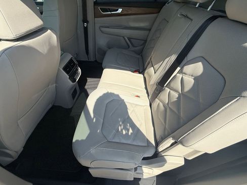 New 2026 Volkswagen Atlas SE image 13