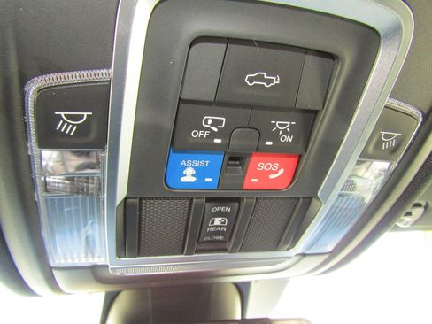 Used 2019 RAM 1500 Limited AWD/4WD image 32