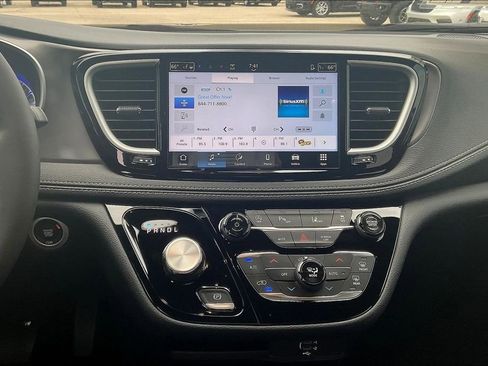 New 2026 Chrysler Pacifica Select image 25