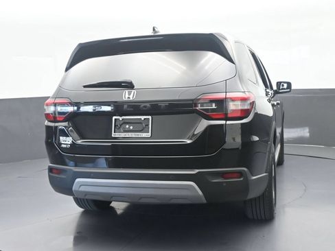 Used 2025 Honda Pilot EX-L image 5