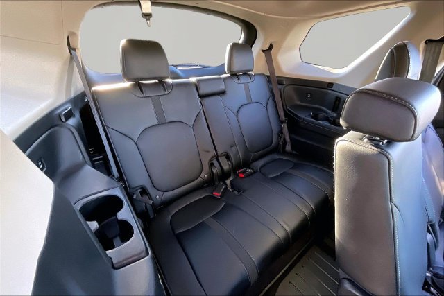 Used 2025 Honda Pilot EX-L image 18