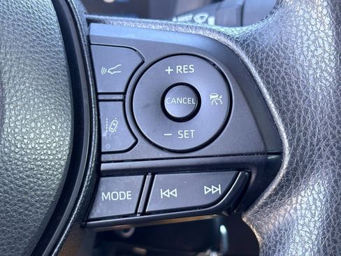 Used 2022 Toyota Corolla LE image 21