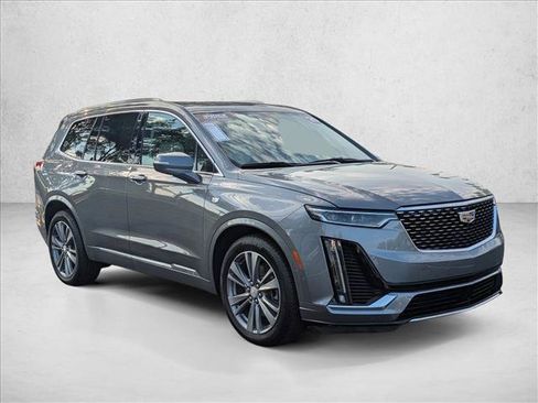 Used 2020 Cadillac XT6 Premium Luxury FWD image 3
