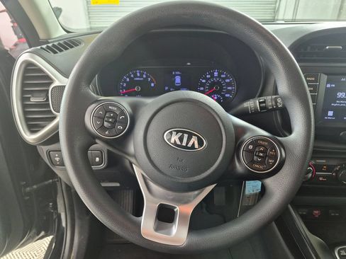 Used 2020 Kia Soul S FWD image 13
