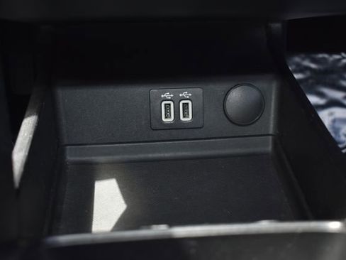 Used 2019 Ford Fusion Titanium FWD image 33