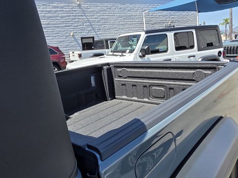 New 2026 Jeep Gladiator Rubicon w/ Steel Power Dome Hood Package AWD/4WD image 18