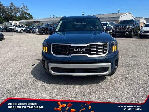 Used 2024 Kia Telluride S FWD image 2