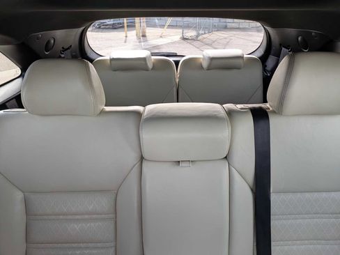 Used 2018 Kia Sorento SX image 26