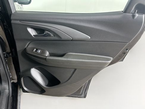 Used 2024 Chevrolet TrailBlazer LS FWD image 28