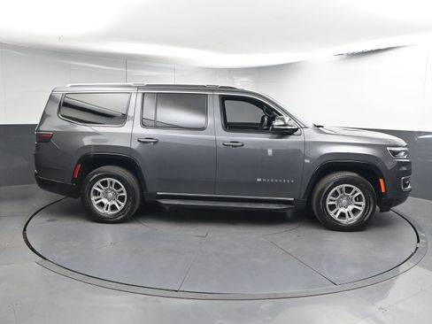 Used 2024 Jeep Wagoneer 2WD image 25