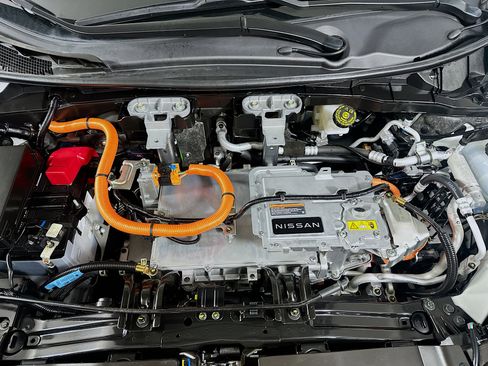 Used 2025 Nissan Ariya FWD image 32