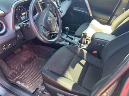 Used 2016 Toyota RAV4 LE AWD/4WD image 9
