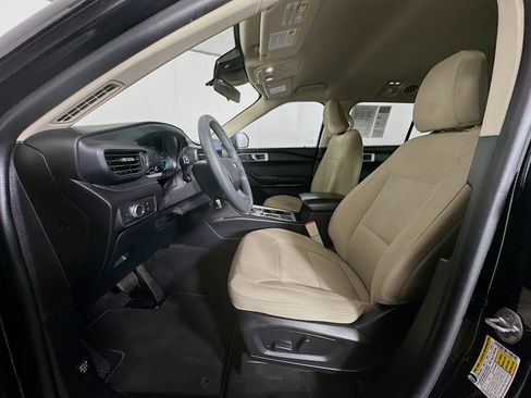 Used 2021 Ford Explorer 2WD image 13