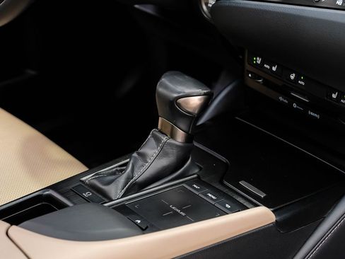 Used 2019 Lexus ES 350 w/ Premium Package image 23