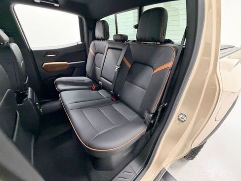Certified 2024 GMC Canyon AT4 w/ AT4 Premium Package AWD/4WD image 26