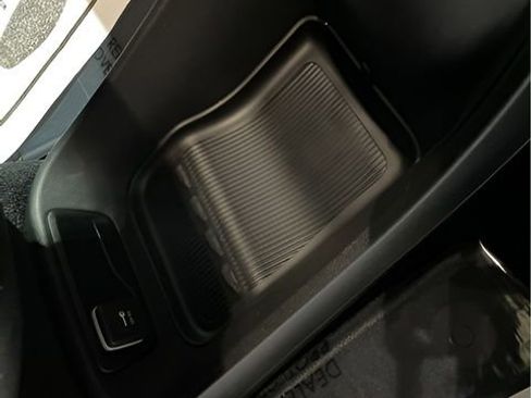 New 2026 Chrysler Pacifica Select image 28