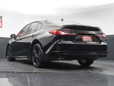 Used 2026 Toyota Camry XLE w/ Convenience Package FWD image 28