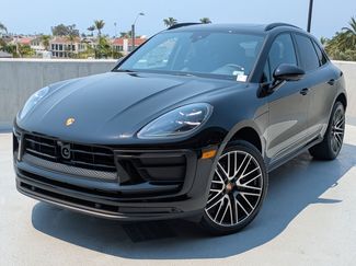 Certified 2025 Porsche Macan AWD/4WD video 1