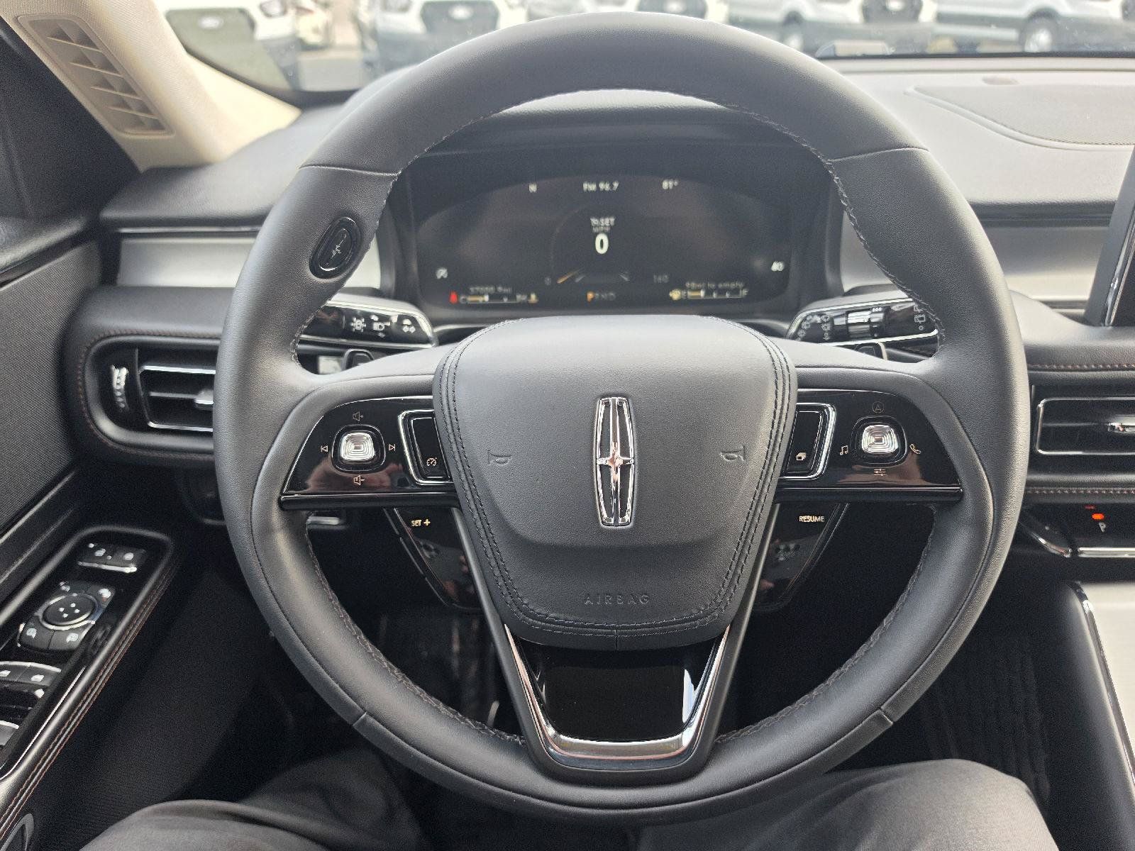 Used 2023 Lincoln Aviator AWD w/ Premium Package image 13