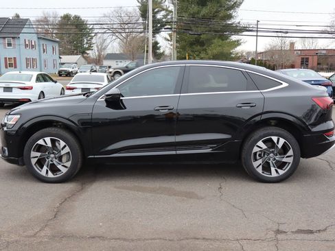 Used 2020 Audi e-tron Premium Plus image 9