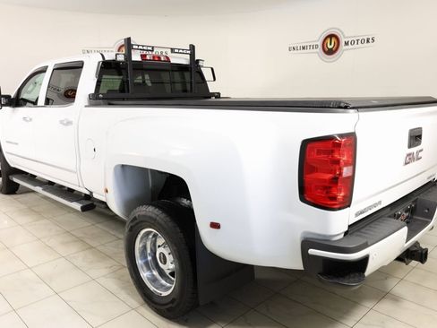 Used 2019 GMC Sierra 3500 Denali w/ Duramax Plus Package image 4