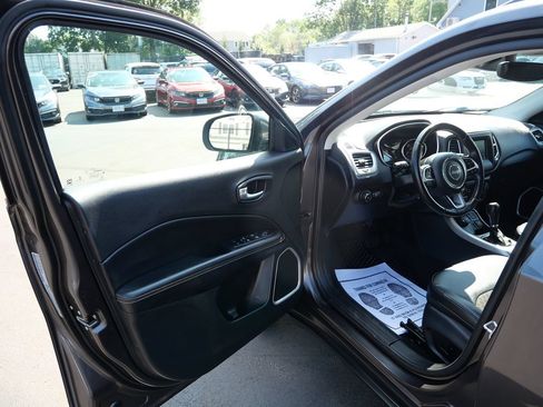 Used 2021 Jeep Compass Latitude w/ Driver Assistance Group AWD/4WD image 16