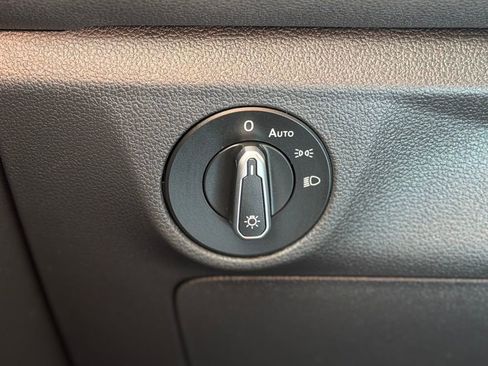 Used 2025 Volkswagen Jetta Sport image 22