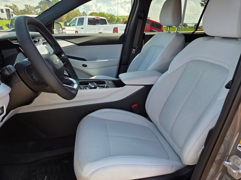 New 2026 Jeep Cherokee Laredo AWD/4WD image 11