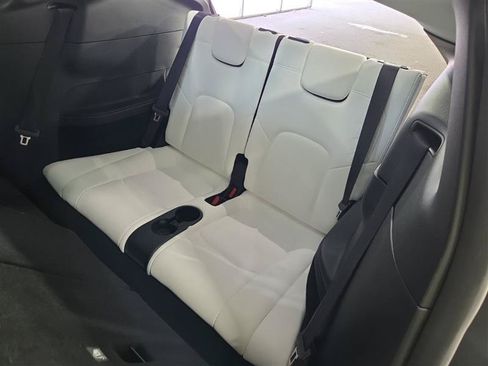 Used 2023 Tesla Model Y Long Range AWD/4WD image 9