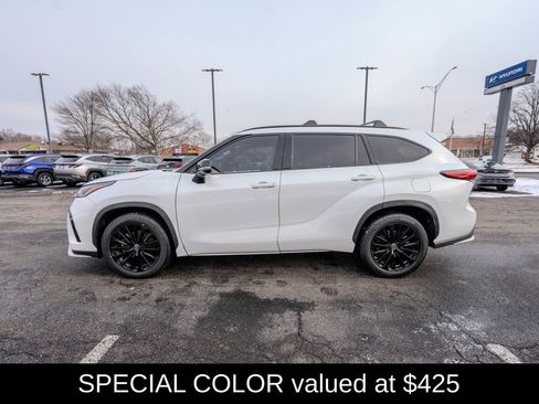 Used 2023 Toyota Highlander XSE image 4