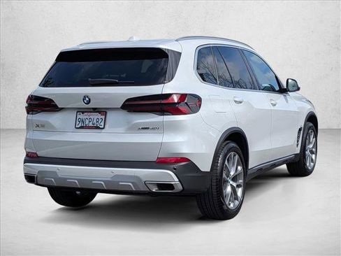 Used 2025 BMW X5 xDrive40i w/ Parking Assistance Package AWD/4WD image 5